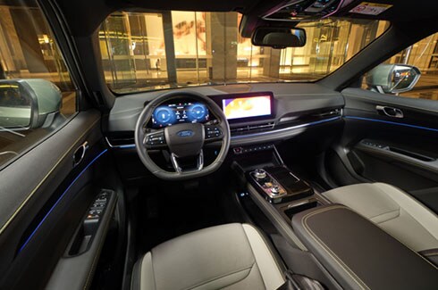 Pantalla de 12 pulgadas con Android Auto y Apple CarPlay equipada en Ford Territory Híbrida 2026